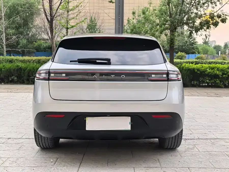 AITO M5 M5 2022 Extended Range 4WD Ultimate Edition 2022 — миниатюра 5