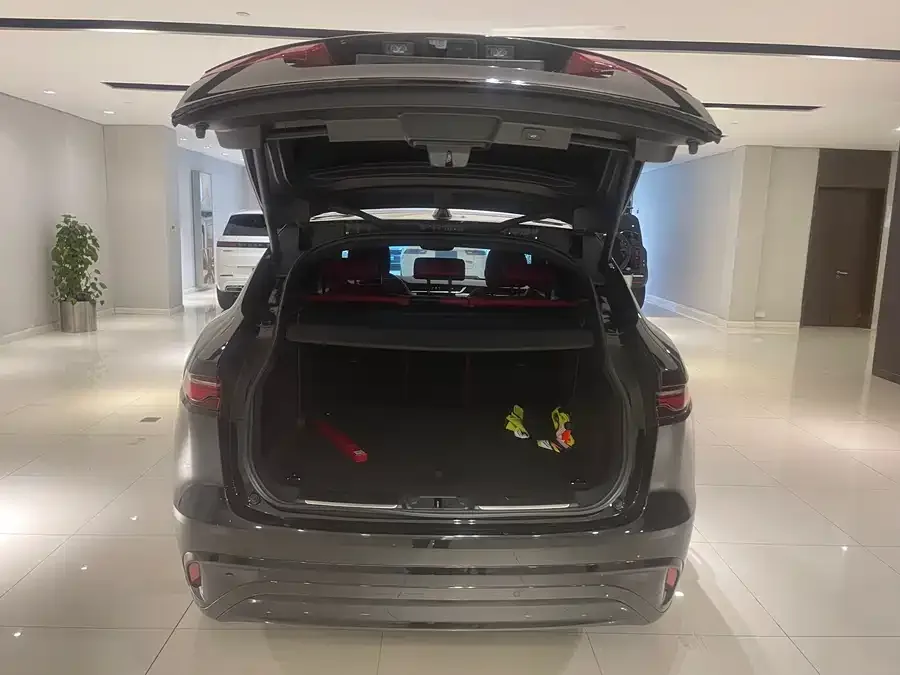 Jaguar F-Pace 2024 P250 R-Dynamic SE 2023 — миниатюра 4