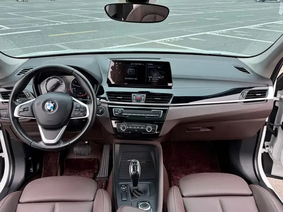 BMW X1 2022 sDrive20Li Fashion Edition 2023 — миниатюра 3