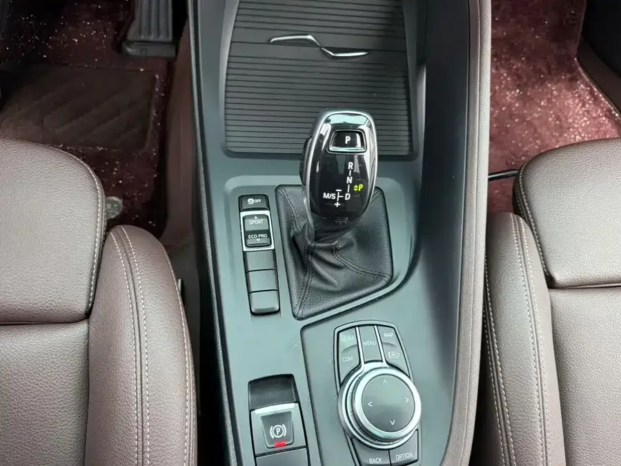 BMW X1 2022 sDrive20Li Fashion Edition 2023 — миниатюра 4