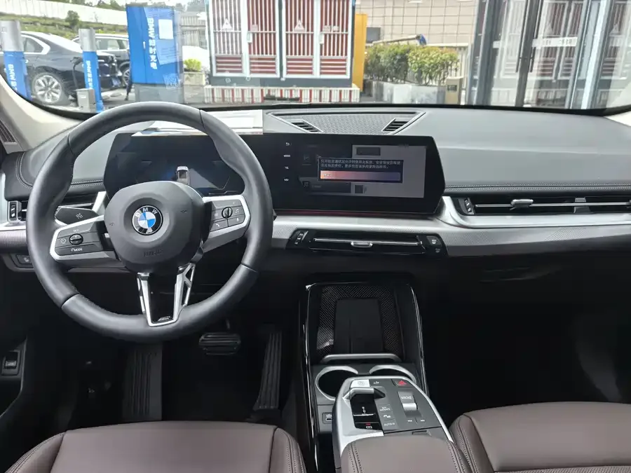 BMW X1 2025 sDrive25Li M Sport Package 2025 — миниатюра 3