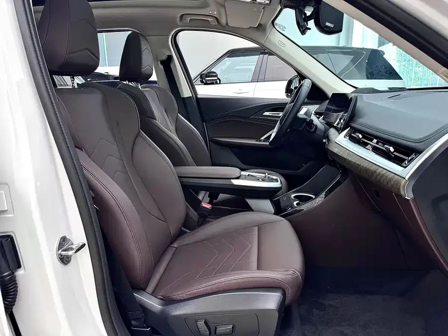 BMW X1 2024 xDrive25Li X Design Package 2024 — миниатюра 4