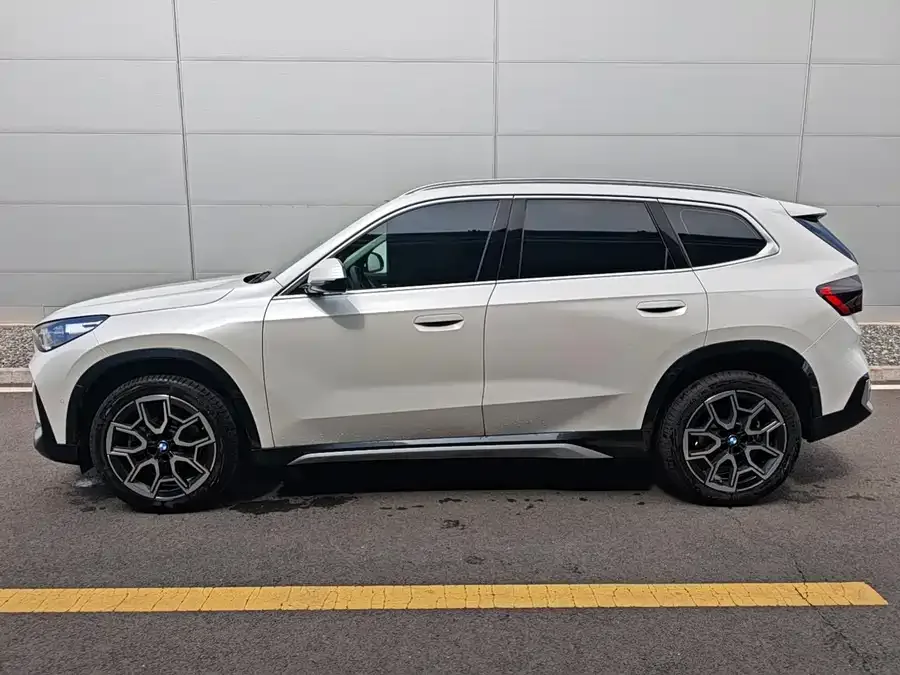 BMW X1 2025 sDrive25Li X Design Package 2025 — миниатюра 2