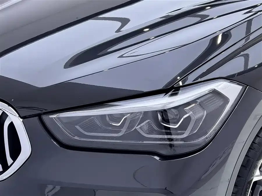 BMW X1 2022 sDrive25Li Leading Edition 2023 — миниатюра 3