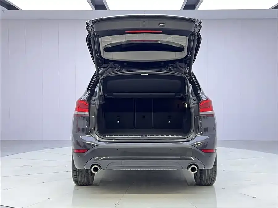 BMW X1 2022 sDrive25Li Leading Edition 2023 — миниатюра 4