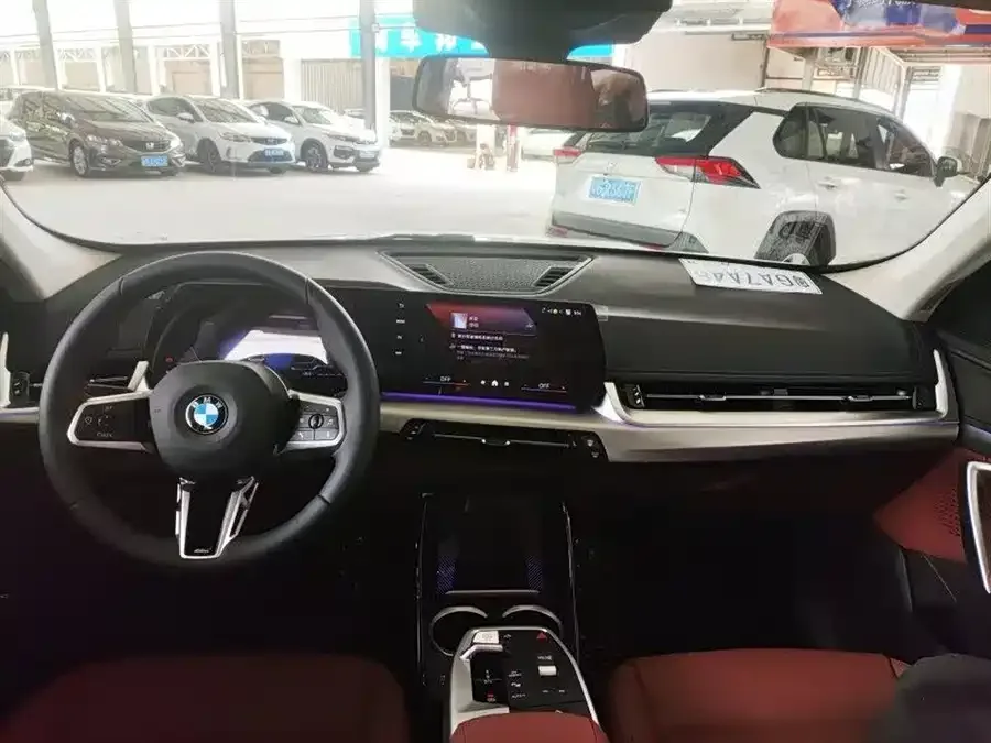 BMW X1 2025 sDrive25Li M Sport Package 2026 — миниатюра 2