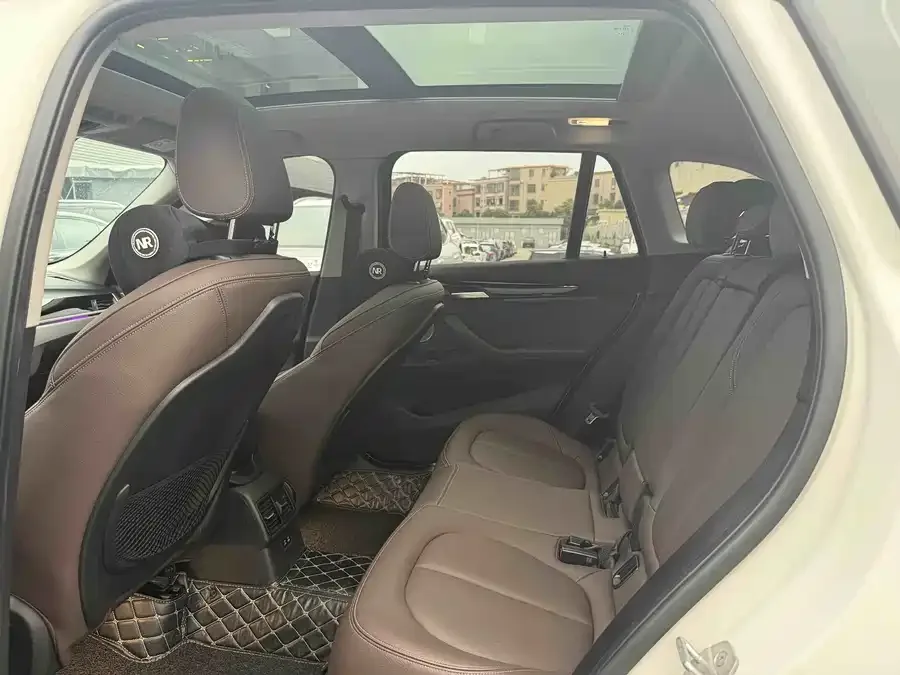 BMW X1 2022 sDrive25Li Leading Edition 2022 — миниатюра 3