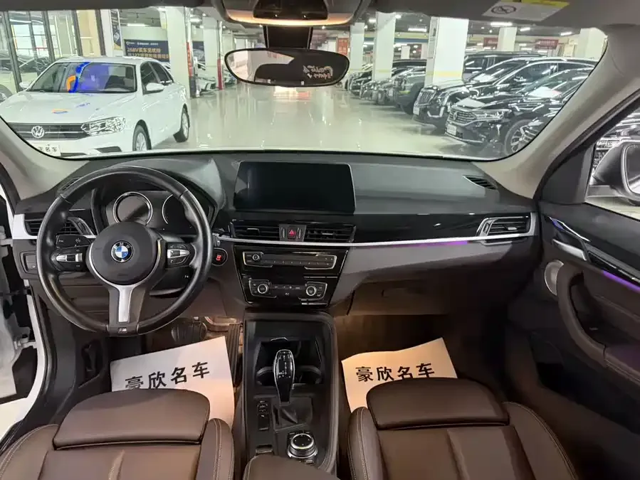 BMW X1 2022 sDrive25Li Leading Edition 2023 — миниатюра 2