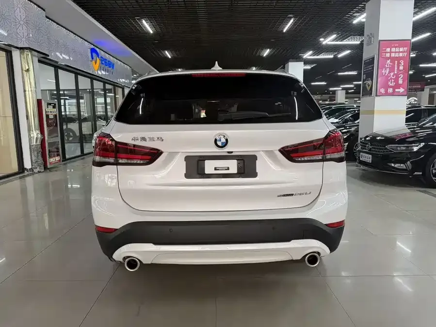 BMW X1 2022 sDrive25Li Leading Edition 2023 — миниатюра 5