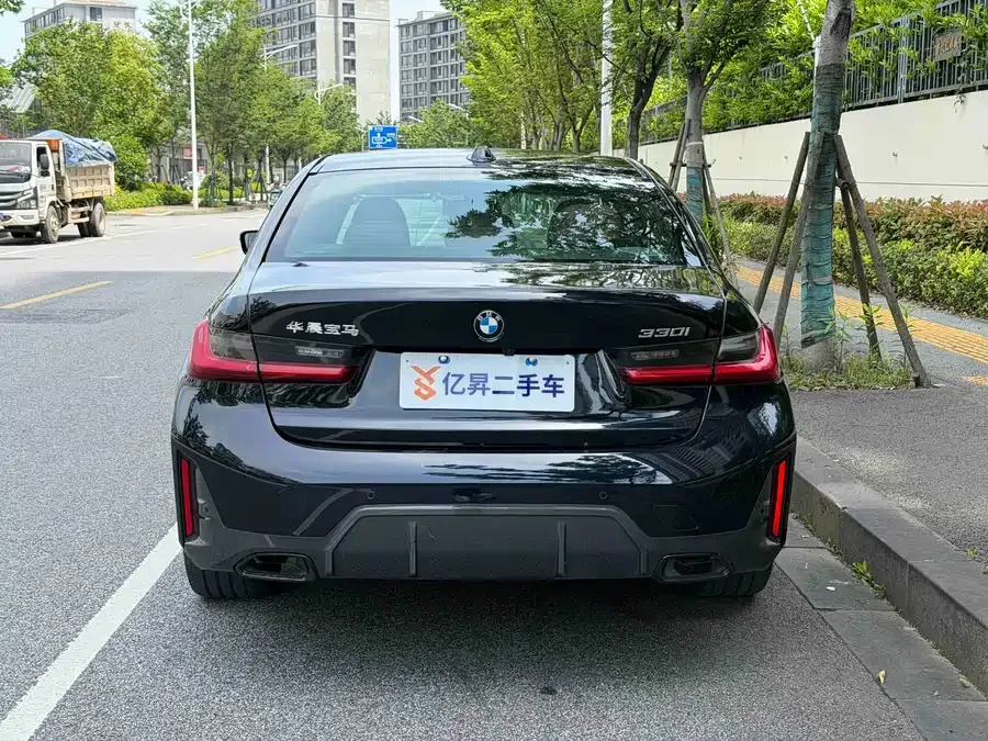 BMW 3 Series BMW 3 Series 2024 330i M Sport Night Edition 2023 — миниатюра 2
