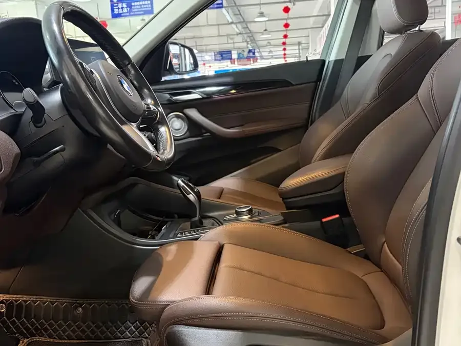 BMW X1 2022 sDrive25Li Leading Edition 2022 — миниатюра 5