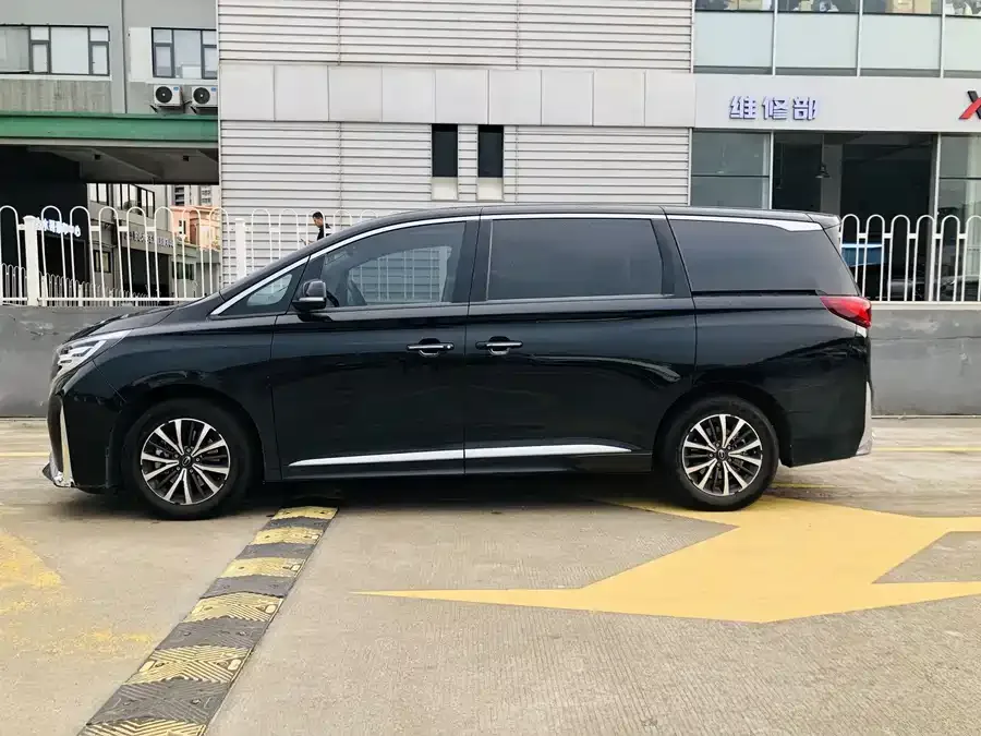 GAC Trumpchi M8 Trumpchi M8 2023 Lingxiu Series 390T Exclusive Edition 2023 — миниатюра 2