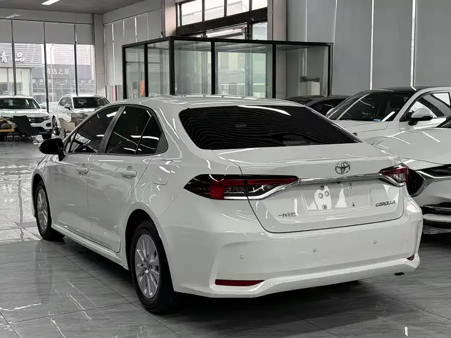 Toyota Corolla Corolla 2021 TNGA 1.5L CVT Pioneer Edition 2022 — миниатюра 4