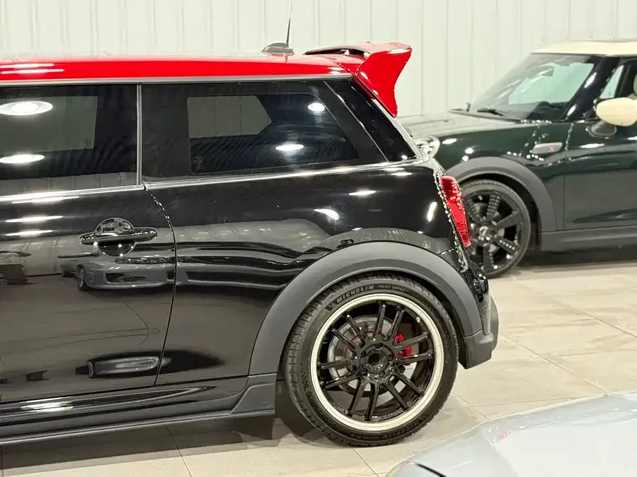 MINI JCW MINI JCW 2022 facelift 2.0T JOHN COOPER WORKS ALL-IN 2022 — миниатюра 5