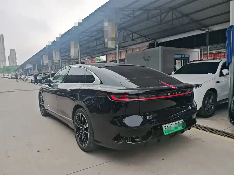 Voyah Lantu light chasing VOYAH 2024 PHEV 4WD Ultra-Long-Range Flagship Edition 2024 — миниатюра 4