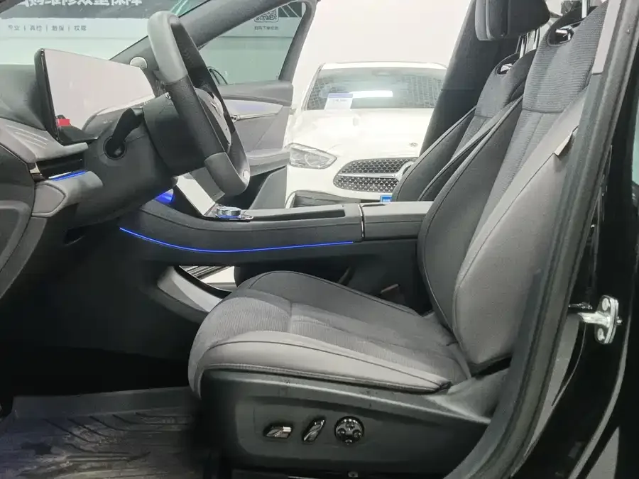 Voyah Lantu light chasing VOYAH 2024 PHEV 4WD Ultra-Long-Range Flagship Edition 2024 — миниатюра 5