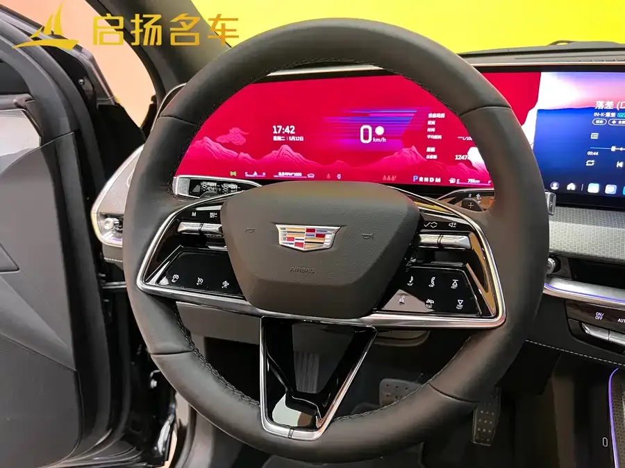 Cadillac XT5 2025 2.0T Luxury Edition 2025 — миниатюра 4