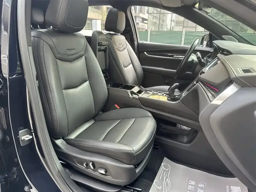 Cadillac XT5 2022 2.0T two-wheel drive luxury model 2022 — миниатюра 3