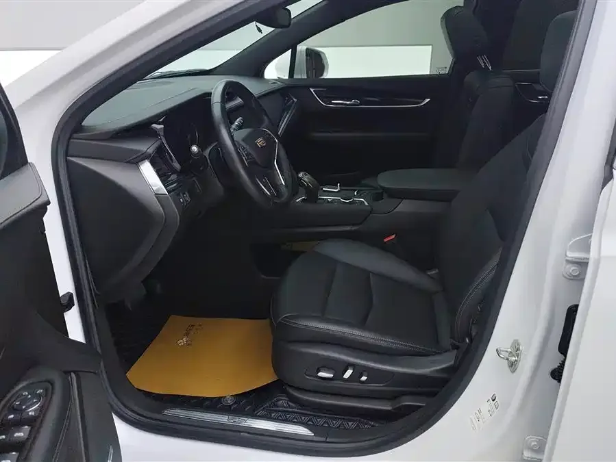 Cadillac XT5 2023 2.0T 2WD Fashion Edition 2023 — миниатюра 3