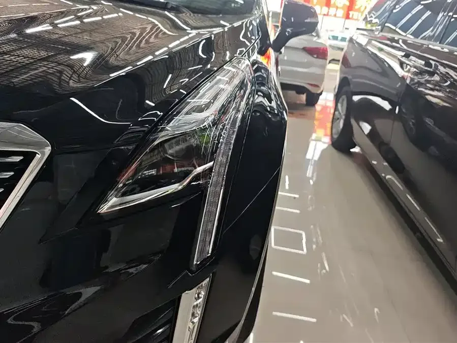Cadillac XT5 2023 2.0T 2WD Fashion Edition 2023 — миниатюра 2