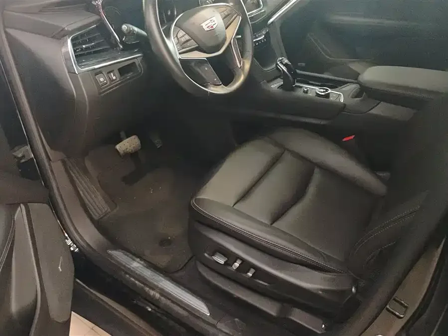Cadillac XT5 2023 2.0T 2WD Fashion Edition 2023 — миниатюра 3