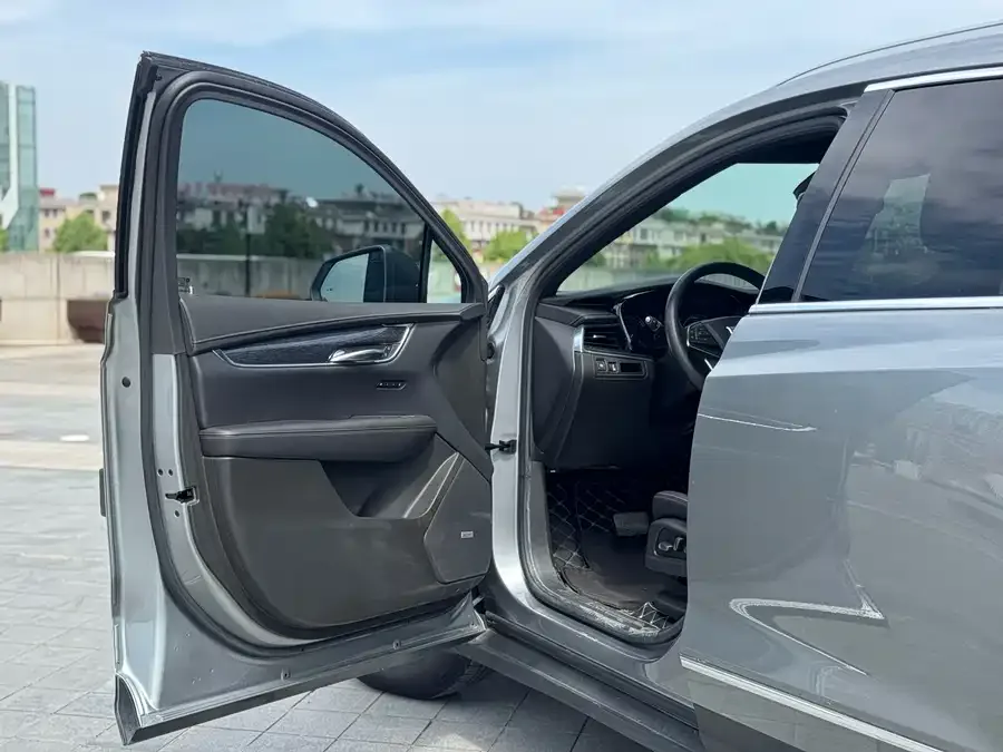 Cadillac XT5 2021 2.0T 2WD Luxury Edition 2022 — миниатюра 4