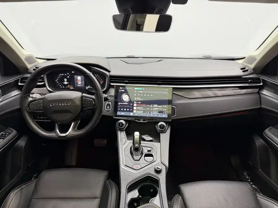 Lynk & Co 01 Lynk & Co 01 2023 2.0TD 2WD Pro 2023 — миниатюра 3