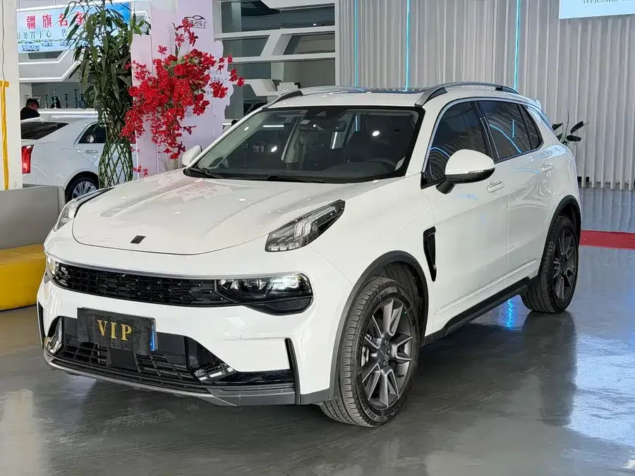 Lynk & Co 01 Lynk & Co 01 2021 2.0TD 2WD Pro 2022 — фото 1, купить с доставкой в Москву