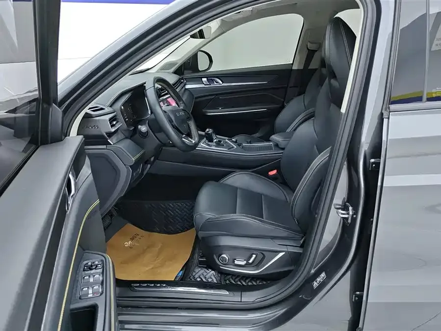 Lynk & Co 01 Lynk & Co 01 2023 2.0TD 2WD Pro 2023 — миниатюра 3