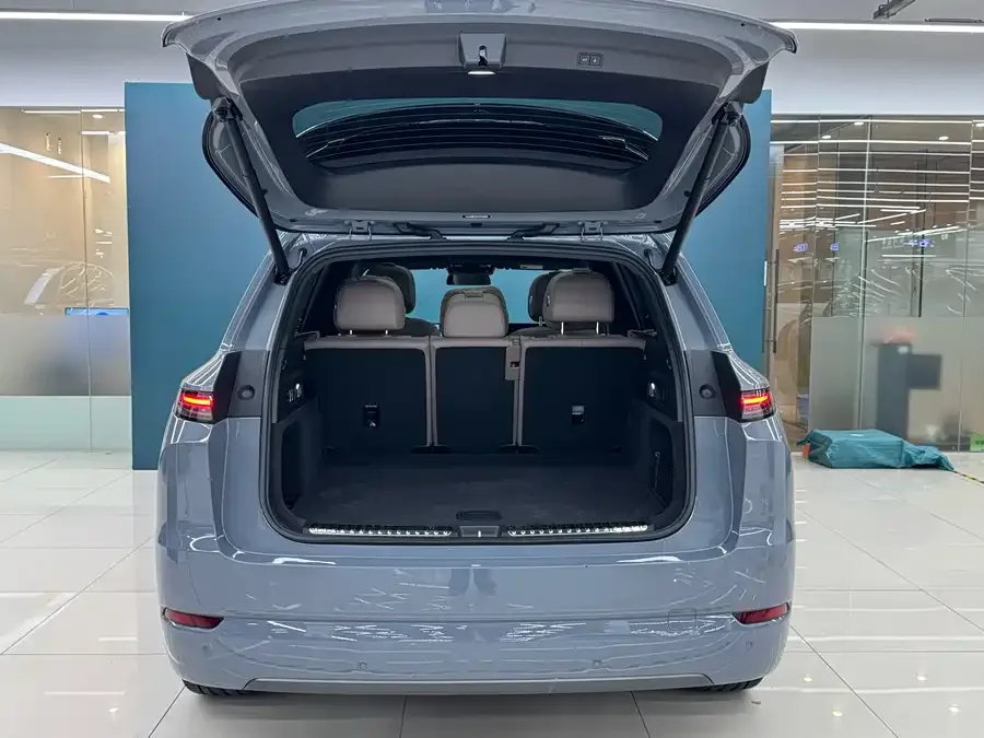 Li Xiang L7 Ideal L7 2025 Max Smart Renewal Edition 2025 — миниатюра 5