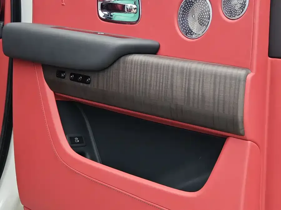 Rolls-Royce Cullinan Cullinan 2018 four-seat version 2022 — миниатюра 3