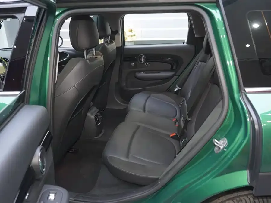 MINI Clubman MINI CLUBMAN 2023 facelift 1.5T COOPER Connoisseur 2023 — миниатюра 5