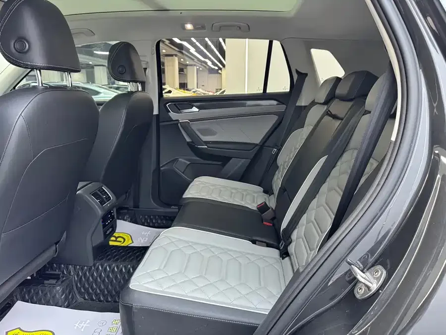 Volkswagen Tayron Tanyue 2023 330TSI 2WD Luxury Plus Advanced Edition 2023 — миниатюра 5