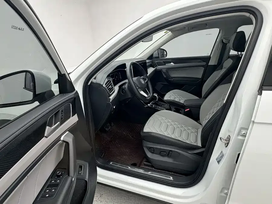 Volkswagen Tayron Tanyue 2023 280TSI 2WD Luxury Plus Advanced Edition 2023 — миниатюра 3
