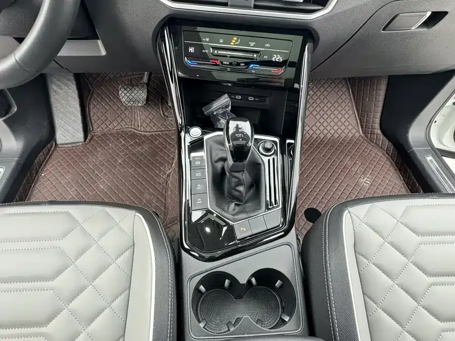 Volkswagen Tayron Tanyue 2023 280TSI 2WD Luxury Plus Advanced Edition 2023 — миниатюра 4