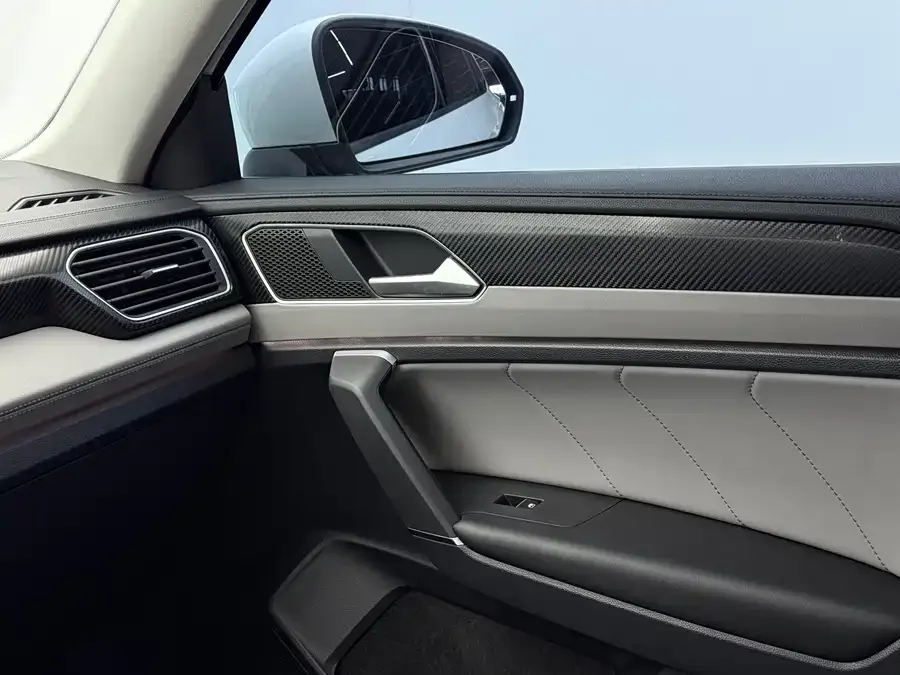 Volkswagen Tayron Tanyue 2023 280TSI 2WD Luxury Plus Advanced Edition 2022 — миниатюра 4