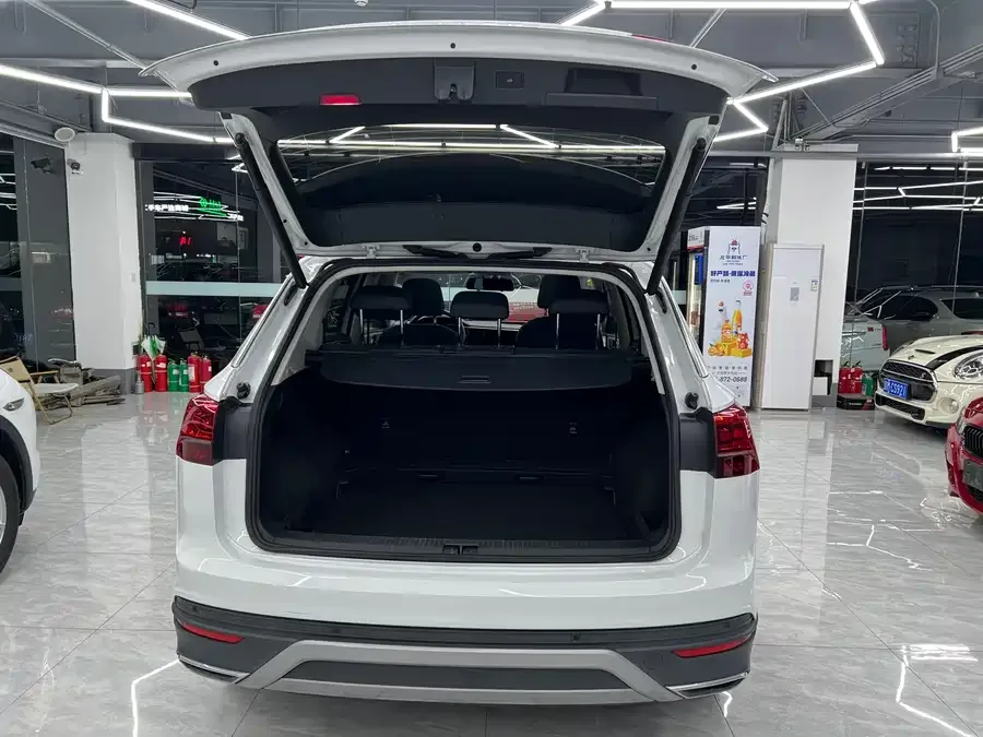 Volkswagen Tayron Tanyue 2021 330TSI 2WD 3rd Anniversary Limited Edition 2022 — миниатюра 5