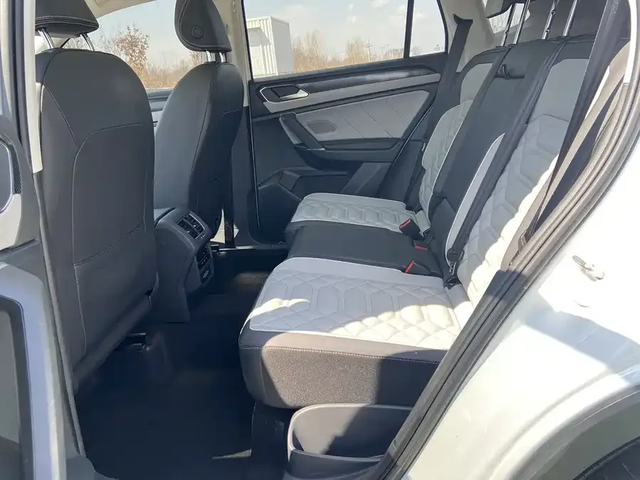Volkswagen Tayron Tanyue 2023 280TSI 2WD Luxury Plus Advanced Edition 2023 — миниатюра 2