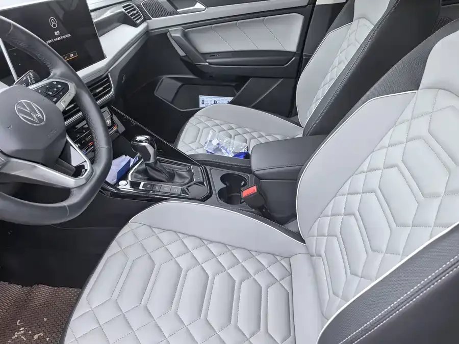 Volkswagen Tayron Tanyue 2023 330TSI 2WD Luxury Plus Advanced Edition 2023 — миниатюра 4