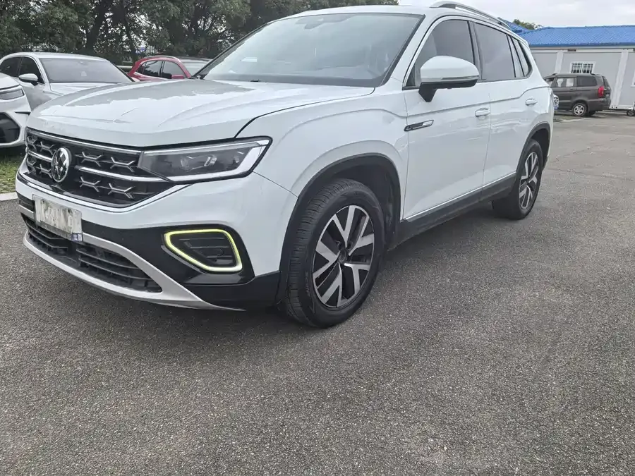 Volkswagen Tayron Tanyue 2023 330TSI 2WD Luxury Plus Advanced Edition 2023 — фото 1, купить с доставкой в Москву