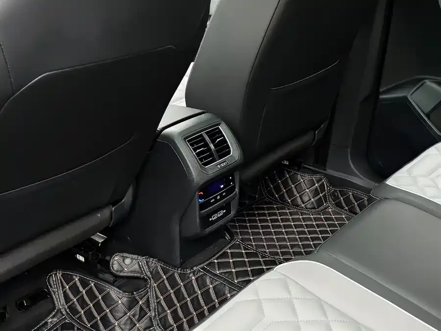 Volkswagen Tayron Tanyue 2023 330TSI 2WD Luxury Plus Advanced Edition 2023 — миниатюра 3