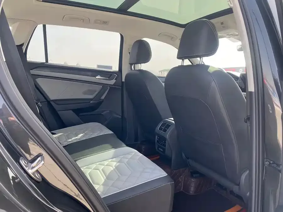 Volkswagen Tayron Tanyue 2023 330TSI 2WD Luxury Plus Advanced Edition 2023 — миниатюра 3
