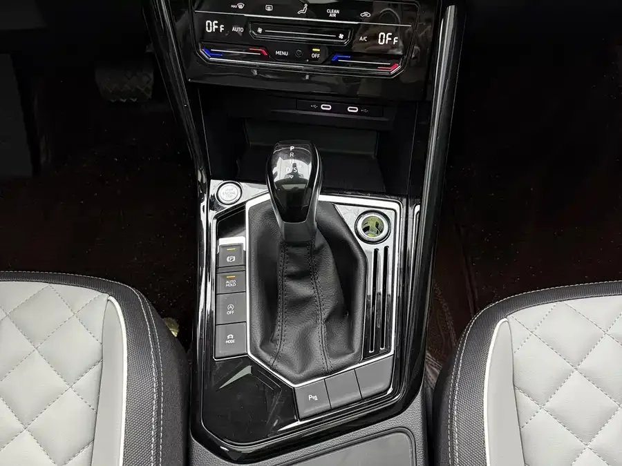 Volkswagen Tayron Tanyue 2023 280TSI 2WD Luxury Plus Advanced Edition 2023 — миниатюра 4