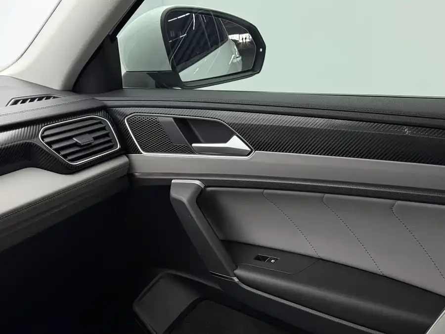 Volkswagen Tayron Tanyue 2023 280TSI 2WD Luxury Plus Advanced Edition 2023 — миниатюра 3