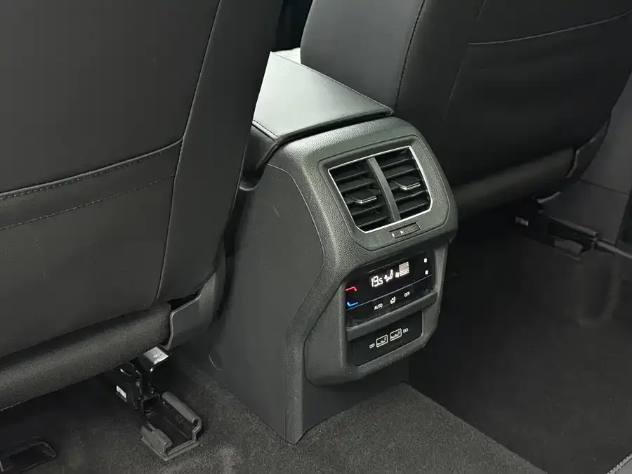 Volkswagen Tayron Tanyue 2023 280TSI 2WD Luxury Plus Advanced Edition 2023 — миниатюра 4