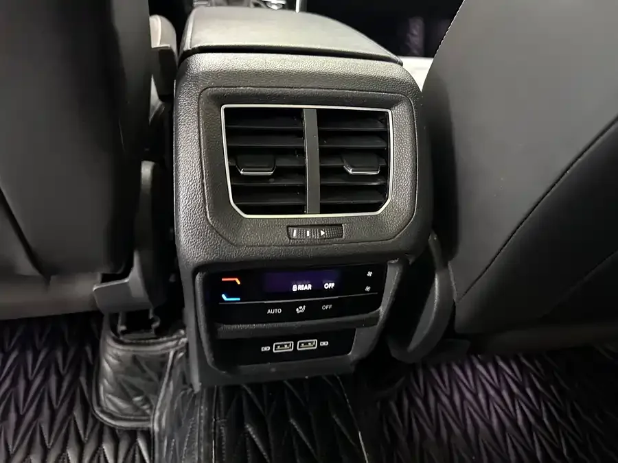 Volkswagen Tayron Tanyue 2023 280TSI 2WD Luxury Plus Advanced Edition 2022 — миниатюра 5