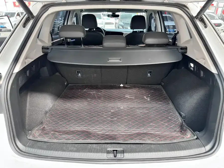Volkswagen Tayron Tanyue 2021 330TSI 2WD Luxury Smart Edition 2022 — миниатюра 4