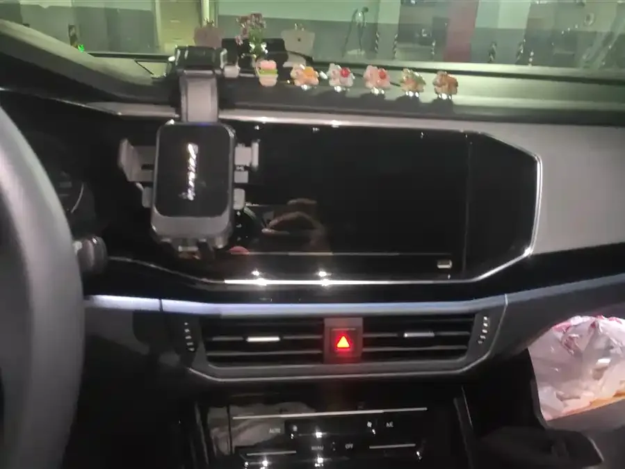 Volkswagen Tayron Tanyue 2022 280TSI 2WD Luxury Smart Edition 2022 — миниатюра 4