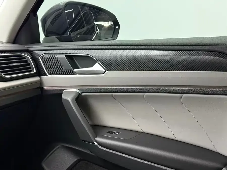 Volkswagen Tayron Tanyue 2023 280TSI 2WD Luxury Plus Advanced Edition 2022 — миниатюра 4