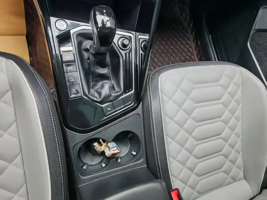 Volkswagen Tayron Tanyue 2023 280TSI 2WD Luxury Plus Advanced Edition 2022 — миниатюра 4